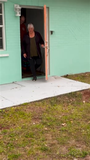 Watch Flip My Florida Yard Season 4 on PBS across Florida! ☀️ The Keenes turn their front yard from a parking lot into a lush, environmentally friendly garden. Then, the team heads to Tallahassee, where Sara & Michael get their hands dirty installing a new DIY pathway through their now Florida-friendly landscape | Flip My Florida Yard