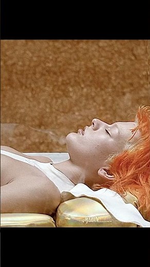 “The Perfect Being Is Reborn!” 👩‍🔬✨ Leeloo’s Stunning Regeneration | The Fifth Element (1997)