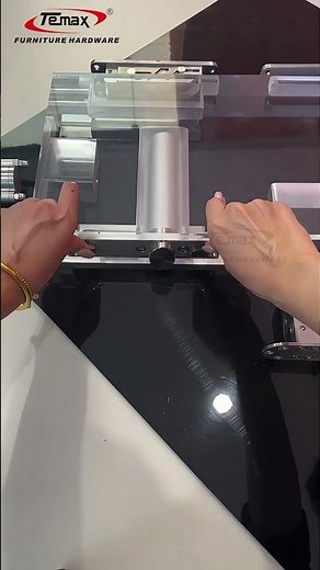 Heavy duty pivot hinge system