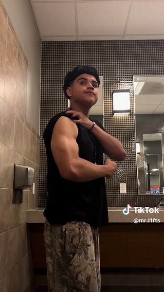 1 Year Gym Transformation Journey