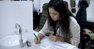 France Offers Chinese Primer in Mastering Wine Industry