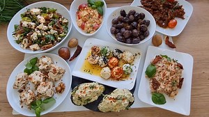 5.1K views · 155 reactions | Meine Lieben heute habe ich wieder ein super leckeres Käse Rezept ohne Lab, diesmal habe ich mein Käse mit Walnuss, getrockneten Tomaten und frischen Thymian verfeinert. Zutaten: 1 L frische Milch 1 TL Salz 2 EL Zitronensaft Getrocknete Tomaten frischen Thymian Walnüsse #essen #food #rezepte #recipes | Was kommt heute auf den Tisch? | Facebook