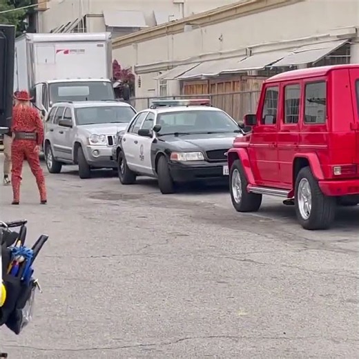 Behind the scenes of Oliver Trees Suitcase Full of Cash music video #olivertree #suitcasefullofcash
