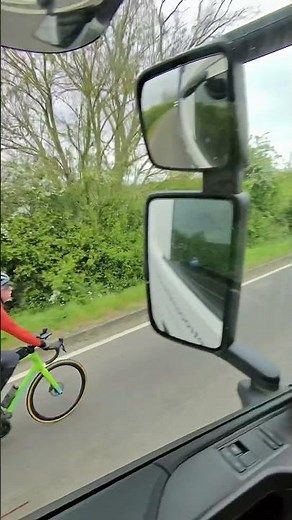 How to spot when it's actually safe to pass a cyclist #hgvtraining #lessonof #overtake
