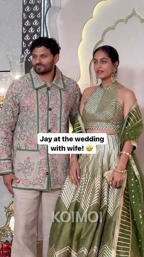 Koimoi.com on Instagram: "Jay Shetty makes a stunning appearance as he poses with wife Radhi at Anant-Radhika wedding!  @jayshetty Jay Shetty Annatradhikawedding Bollywood Koimoi"