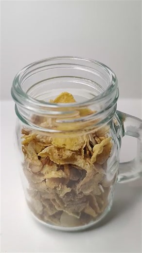 Flake cereal crunch — tight crackle at the top, soft crumble underneath, super clean sound. #asmr#satisfying#crunchsounds#textureasmr#oddlysatisfying