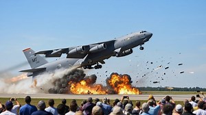 Venezuela Shocked! US Air Force Female Pilot B 52 Bomber take off in emergency Patriot Insight | Creative Life