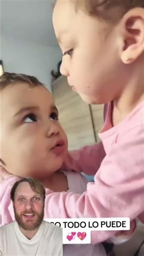 Bebé recibe un beso... ¡y su reacción es ORO PURO! 🥹 #reacción