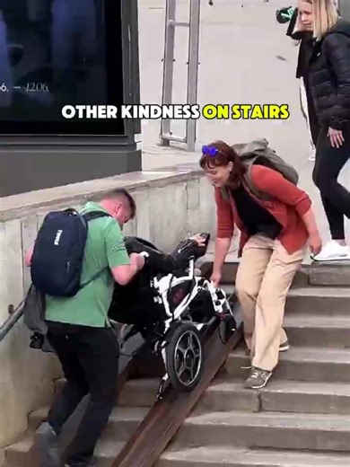 Emotional Acts of Kindness on Stairs 🇺🇸💔