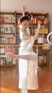 350K views · 1.1K reactions | This 11-year-old girl shows you how graceful classical Chinese dance can be. #Talent #Horizon #FunChina | China Plus Culture | Facebook