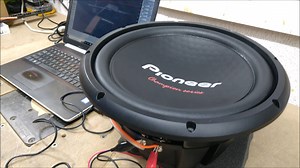 Subwoofer Pioneer TS-W312D4: Sellada o Ventilada. ¿Qué caja acústica será mejor? Con base en los parámetros Thiele-Small se calculó una caja acústica sellada y una ventilada, les compartimos las medidas. Más adelante les mostraremos el funcionamiento del subwoofer ya en su caja acústica, estén pendientes. Pioneer Electronics de México #SubwooferPioneer #subwoofer | Locos Por El Car Audio