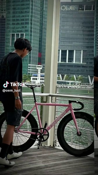 Exploring Fixed Gear Bikes: The CapCut Edit