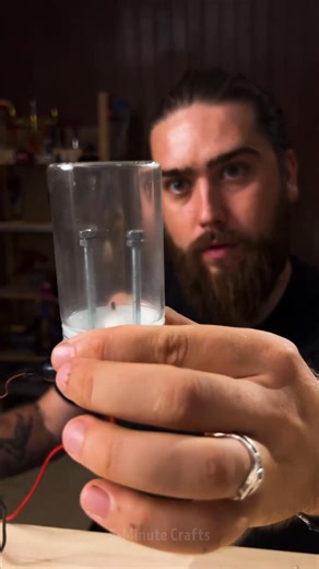 We tested the DIY glowing lightbulb hack | 5-Minute Crafts Men