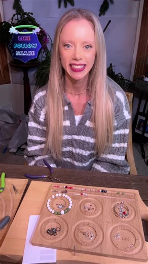 making a jade memory wire bracelet because crafting is my personality rn 💚 wait till the end 👀✨ #handcrafted #jadejewelry #diy #fyp #bracelet