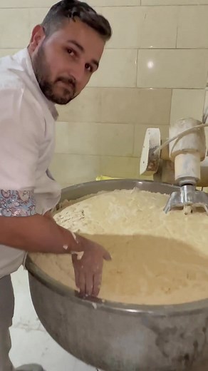 780K views · 2K reactions | Epic middle eastern bread making in the oven new  #foodshorts #bakingprocess #traditionalbaking #artisanbaking #freshbread #foodie | This Bakery I | Facebook