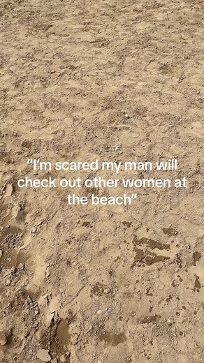 Creating Artistic Furniture at the Beach with Sand Sculpting