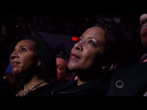 Smokey Robinson performs "Our Love is Here to Stay" live in concert at his Gershwin Awards 2016 HD
