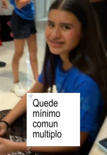 Fiesta de Fin de Año con Sofía Carson y Michelle Char