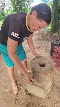 Era assim que o milho era moido a 80 anos atras!!