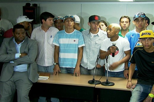 Jovens que organizam rolezinhos fazem acordo para evitar tumultos nos shoppings
