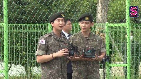 BTS Stars RM & V Get Discharged From South Korea Military, Fans Go Wild | N18G