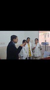 During a teaching session, a student asked Dr. Abhishek Shukla about the changes that usually occur in the last 24 hours before death. Dr. Shukla explained that the body gradually starts shutting down, and certain warning signs help healthcare workers and families understand that the patient is nearing the end of life. One of the earliest signs is a significant slowing of breathing. The pattern may become irregular, with long pauses between breaths, a condition often referred to as terminal or C