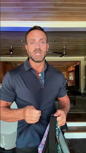 Look sharp without sacrificing comfort 👕🔥 These men’s polo shirts give you that clean,