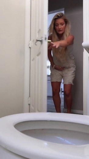 Pregnant lady pee breaks are every 5 minutes... then you “sniss”. Also overalls were a bad idea ￼#pregnant #momsoftiktok #momhumor #momcontent