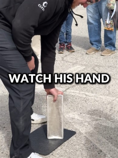 Nobody thought he could do this… 😳 At the 96.9 The Eagle Car Show, this challenger lifted the silver bar VERTICALLY and walked away with $20 cash on the spot 💰 Looks easy… until you try it 👀 Think you could beat the challenge? 👇 Gold and silver experts offering daily buy/sell with live, transparent pricing—visit idahopawn.com or see us in Boise, Meridian, or Nampa. #SilverBarChallenge #silver #boise #boiseidaho #silverbar #bullion