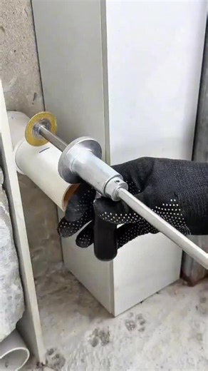 何宏军 on Instagram: "Comet Pipe cutter Product link in bio ☝️ WhatsApp 008615985883037 #pipecutter #plumber #pipeinstallation #install #worker #working #homeimprovement #homedecor #homedesign #cuttingdisc"
