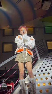 Par contre il a dit si ça serait son 1er single ou pas ?Car je le vois mal chanter ça au #StarAcademyTour au vu des paroles avec les enfants dans la salle.#StarAcademy