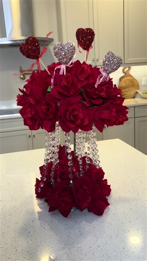 Create Elegant Neutral Valentine’s Centerpieces at Home