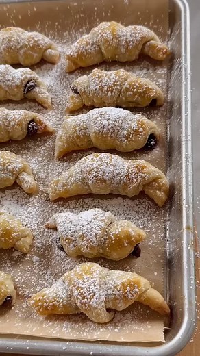 48K views · 1.6K reactions | 3-INGREDIENT MINI NUTELLA CROISSANTS 縷,...
