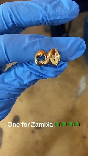 Going world wide this year I'm doing shoutout to every country from outside south Africa#grillz #hiphopculture #grillzsouthafrica #custommade #goldgrillz #grillzcapetown #grillmaster #bling | ShanaDienie_jewellery