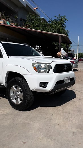 Toyota Tacoma 2014 - Ultimate Guide to Features, Modifications, and Performance