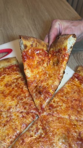 Learn how to make delicious homemade pizza with this easy recipe