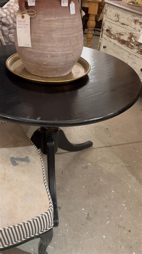 🐿️🍁October 2025🍁🐿️ Your Butter Barn, Video Preview Tour is ready for viewing! Get comfy! Grab a glass of vino or prepare a cup of tea! Join us to see what’s in store for you this weekend! Shop where the designers shop! Join us for our monthly gathering of kindred spirits and shop to your hearts content in our cozy barn in the country! THURS 10/23 - SUN 10/26 10am - 4pm Each Day. Our October Barn Sale features all the looks you Love! A cozy, eclectic collection perfect for your home, studio, 