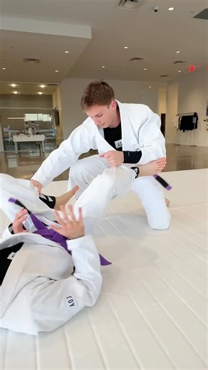 PABLO LAVASELLI on Instagram: "Wrestling up from the bottom is a SKILL that requires understanding of your grips, your partners grip/stance and weigh distribution. We worked some of them this morning with @ryanwbjj in our private lesson before the advanced class @artofjiujitsu"