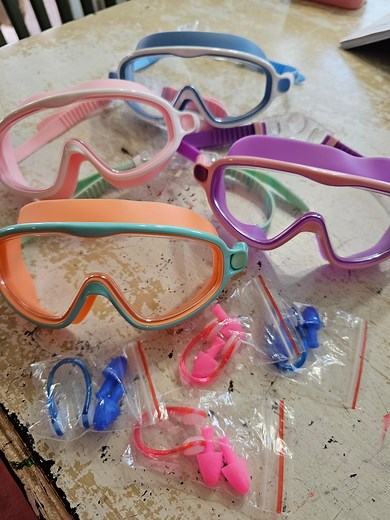 Watch BEST swim goggles for kids! on Amazon Live