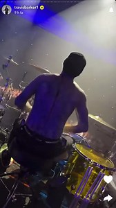 Travis totalmente fuori controllo su TURPENTINE 🤯 | Blink-182 Italia