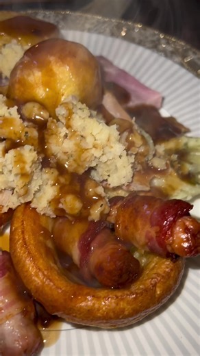 Embarrassing Dinner Moments with Kristin Arthur