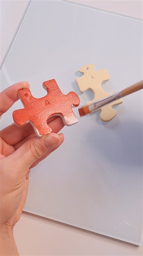 Creanna | Matching Puzzle Keychains 💕 Easy Air-Dry Clay DIY for Couples Looking for a cute handmade Valentine’s gift? 💘 These matching puzzle... | Instagram