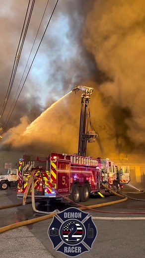 Intense 5 Alarm Fire in Elizabeth NJ - Firefighters Battling Flames