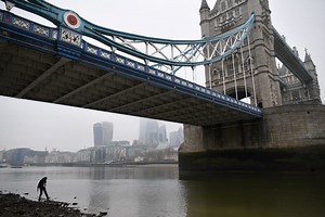 Mudlarkers uncover archaeological treasures along London’s river banks