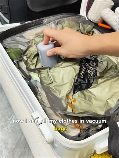 Have you ever opened a storage box and seen bugs crawl out? I have, and I had to toss everything. Now I only use vacuum bags—dust-free, bug-proof, safe. Best part? They’re 52% off for first orders. Would you still trust cardboard boxes after that?#videowave #traveltiktok #languagelearning