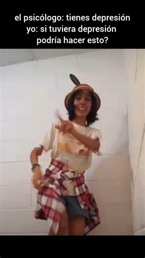 ahí donde me ven estudio psicología 💀#humor #latam #streamer #depresión #baile