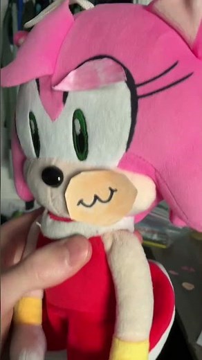 Sonic and Amy plushys kiss?!? #sonic