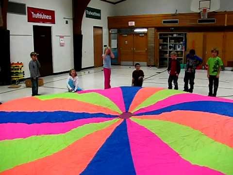 Parachute Game for PE - Popcorn