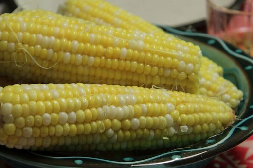 Cómo hacer elotes hervidos en olla exprés y con sólo dos ingredientes: quedan suaves y tiernos