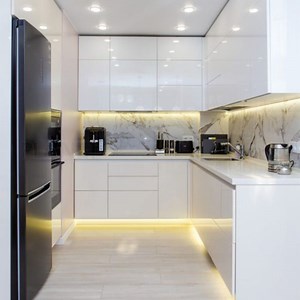[Hot Item] White Lacquer High Gloss Modern with Soft Close Hinges Ready to Assemble Kitchen Cabinets